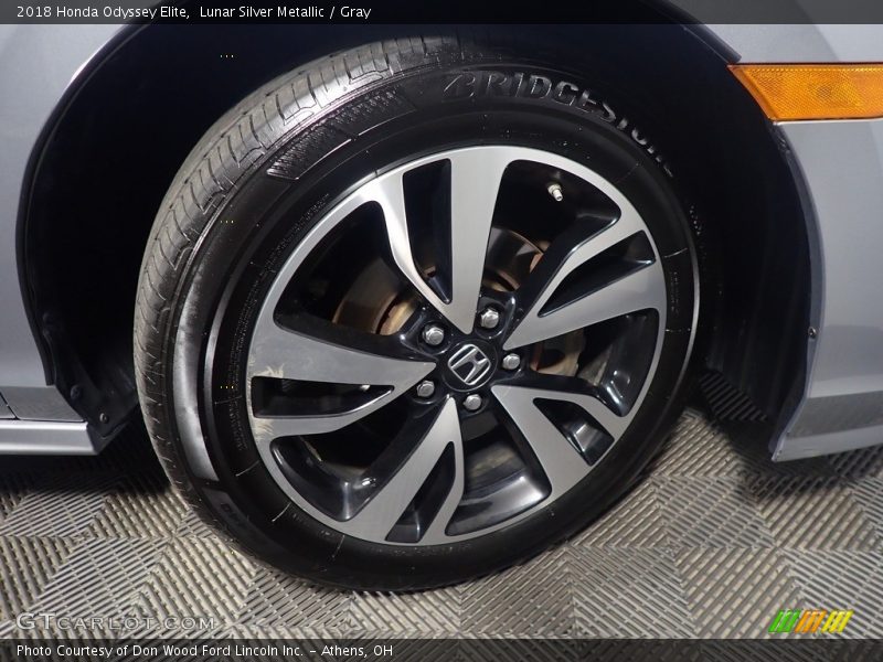 Lunar Silver Metallic / Gray 2018 Honda Odyssey Elite