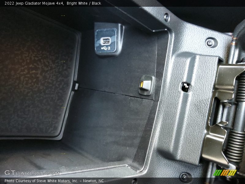 Bright White / Black 2022 Jeep Gladiator Mojave 4x4