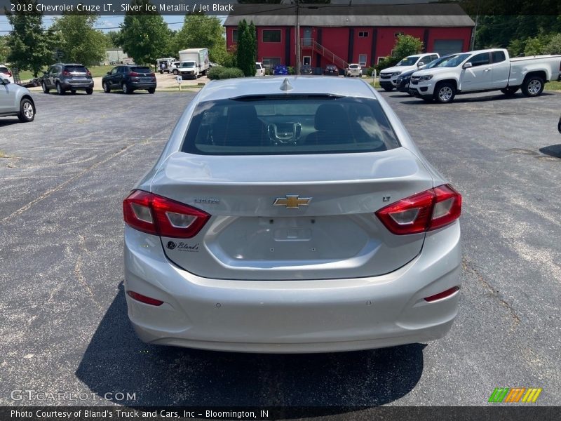 Silver Ice Metallic / Jet Black 2018 Chevrolet Cruze LT