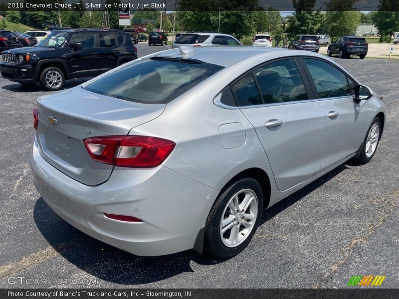 Silver Ice Metallic / Jet Black 2018 Chevrolet Cruze LT