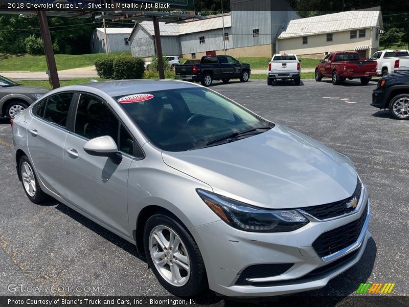 Silver Ice Metallic / Jet Black 2018 Chevrolet Cruze LT