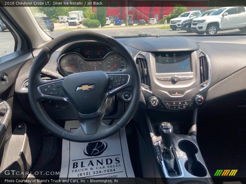 Silver Ice Metallic / Jet Black 2018 Chevrolet Cruze LT