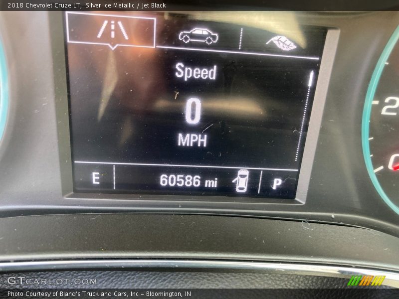 Silver Ice Metallic / Jet Black 2018 Chevrolet Cruze LT