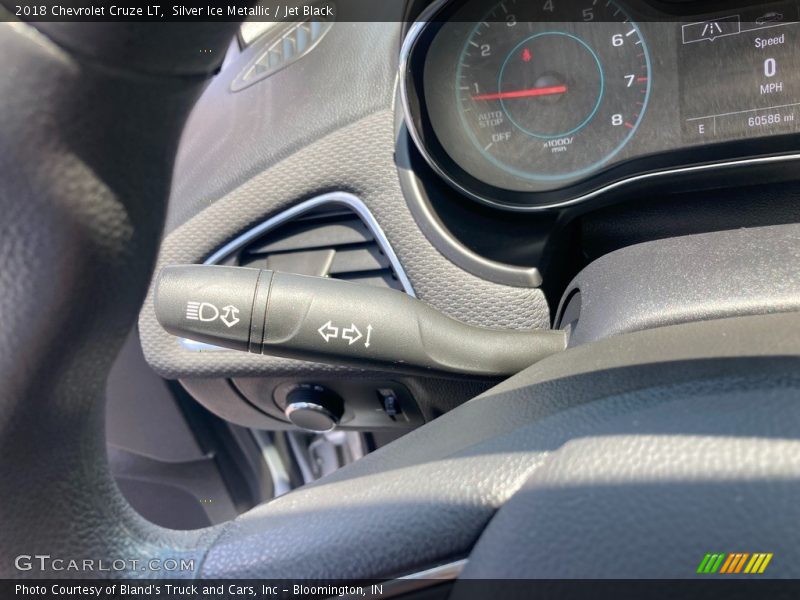 Silver Ice Metallic / Jet Black 2018 Chevrolet Cruze LT