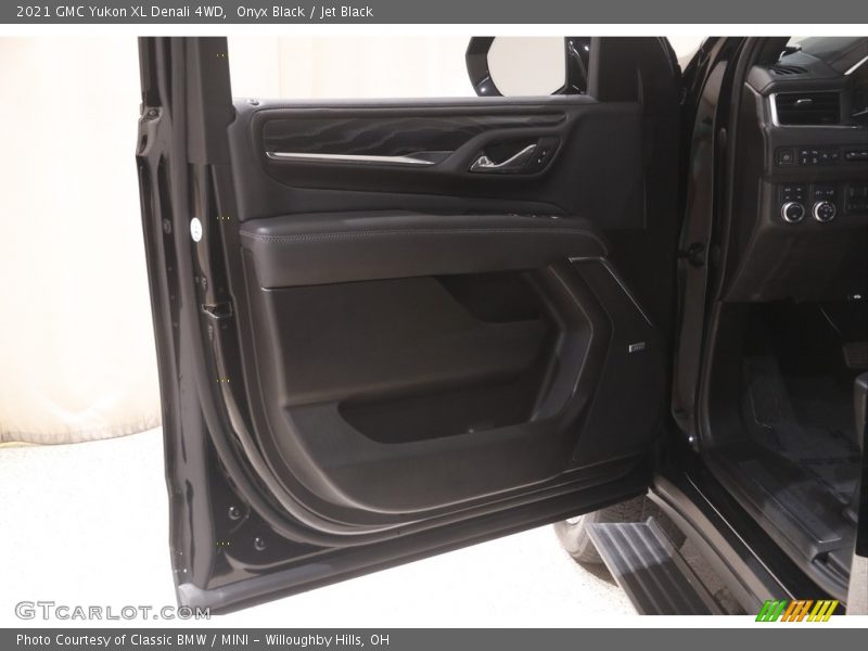 Onyx Black / Jet Black 2021 GMC Yukon XL Denali 4WD