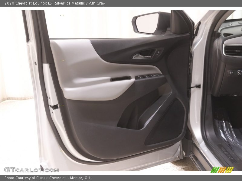 Silver Ice Metallic / Ash Gray 2020 Chevrolet Equinox LS
