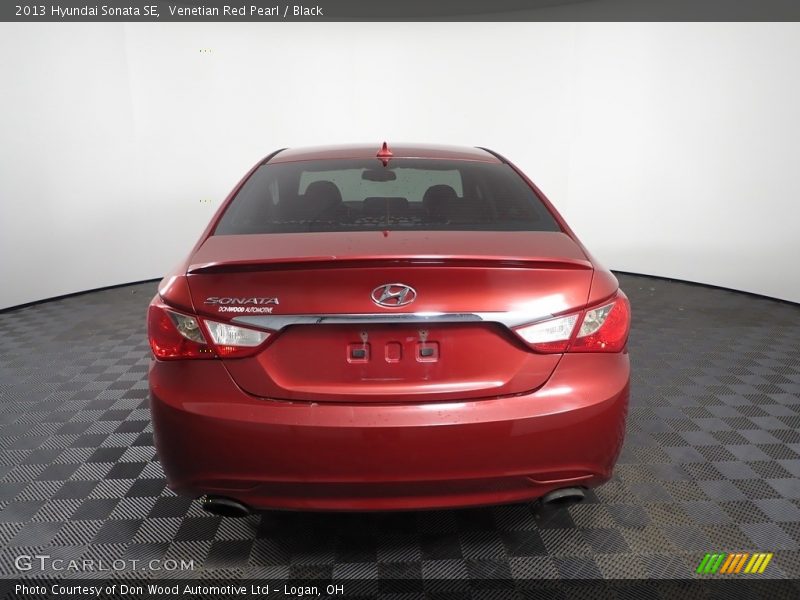 Venetian Red Pearl / Black 2013 Hyundai Sonata SE