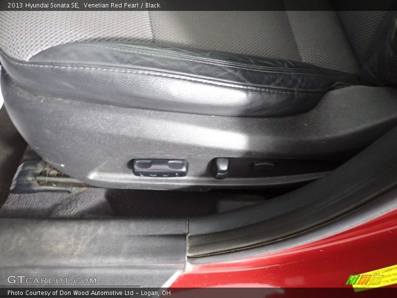 Venetian Red Pearl / Black 2013 Hyundai Sonata SE