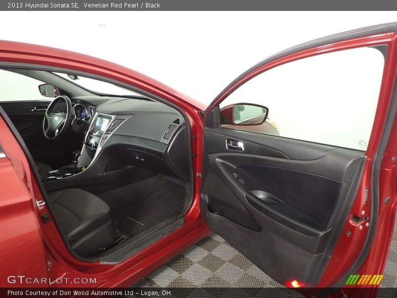 Venetian Red Pearl / Black 2013 Hyundai Sonata SE