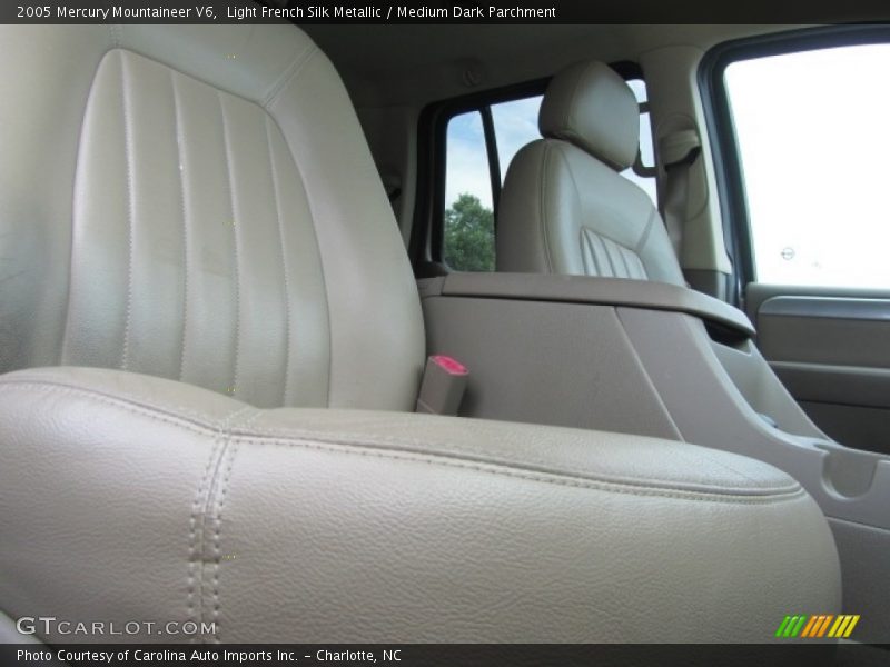 Light French Silk Metallic / Medium Dark Parchment 2005 Mercury Mountaineer V6