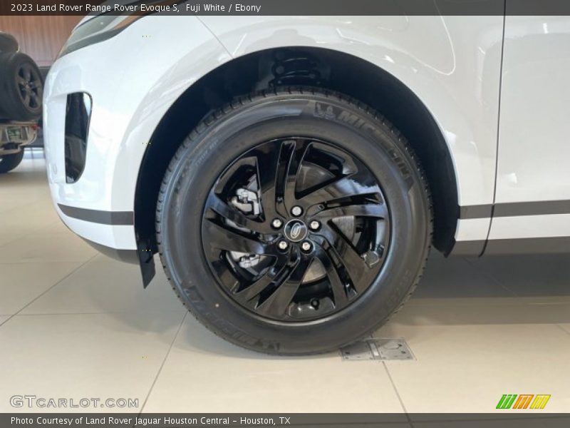  2023 Range Rover Evoque S Wheel