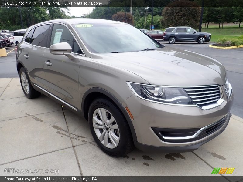 Front 3/4 View of 2016 MKX Premier AWD