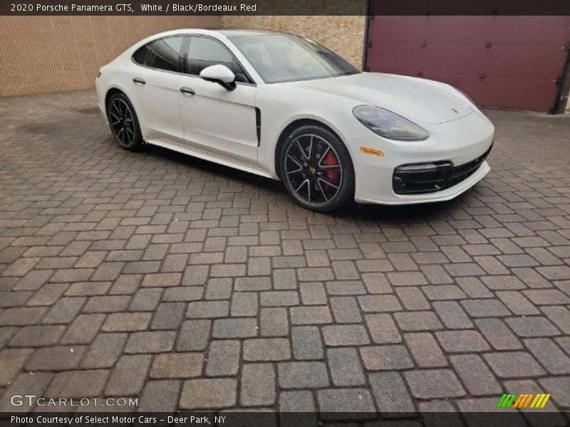 Front 3/4 View of 2020 Panamera GTS