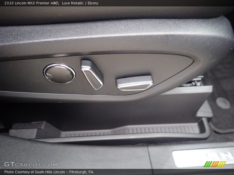Front Seat of 2016 MKX Premier AWD