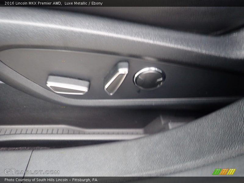 Front Seat of 2016 MKX Premier AWD