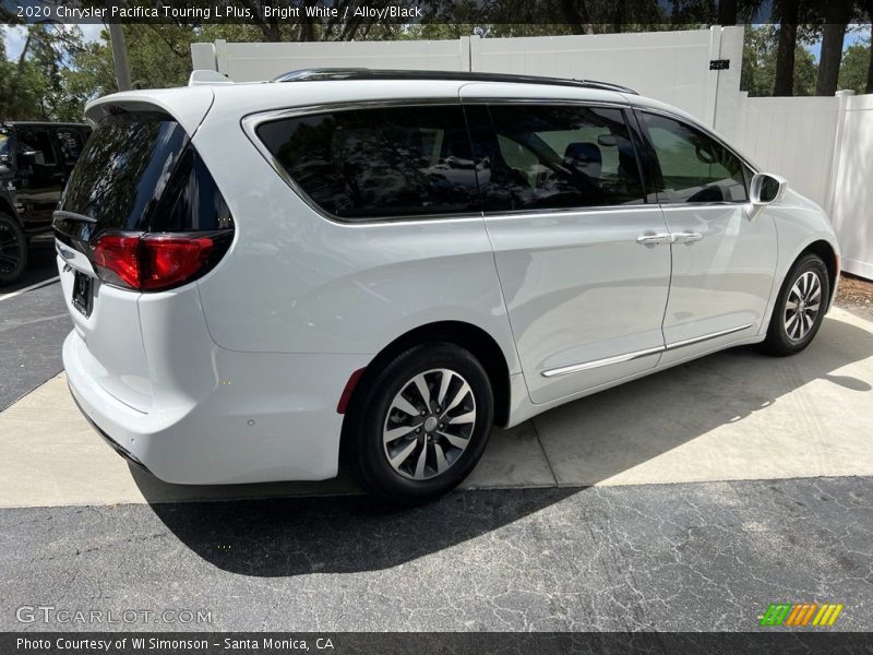 Bright White / Alloy/Black 2020 Chrysler Pacifica Touring L Plus