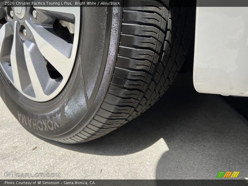 Bright White / Alloy/Black 2020 Chrysler Pacifica Touring L Plus