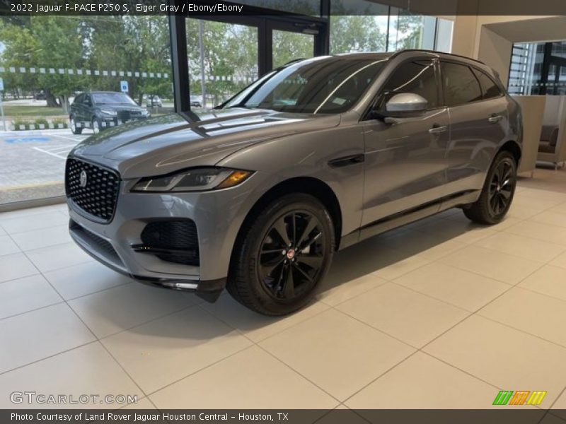 Front 3/4 View of 2022 F-PACE P250 S