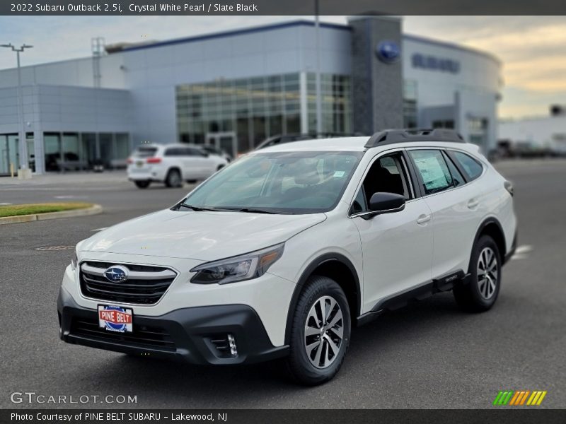 Crystal White Pearl / Slate Black 2022 Subaru Outback 2.5i