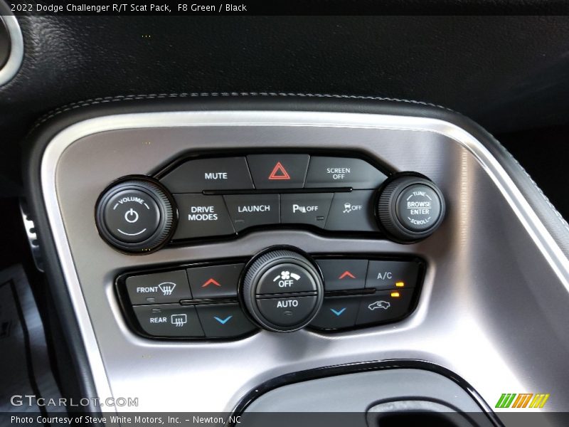 Controls of 2022 Challenger R/T Scat Pack