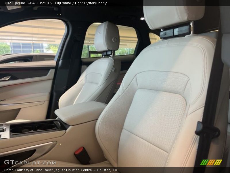 Fuji White / Light Oyster/Ebony 2022 Jaguar F-PACE P250 S