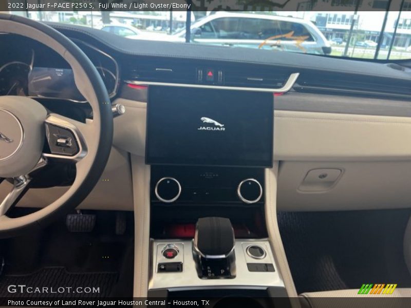 Fuji White / Light Oyster/Ebony 2022 Jaguar F-PACE P250 S