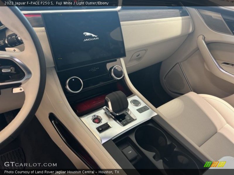 Fuji White / Light Oyster/Ebony 2022 Jaguar F-PACE P250 S