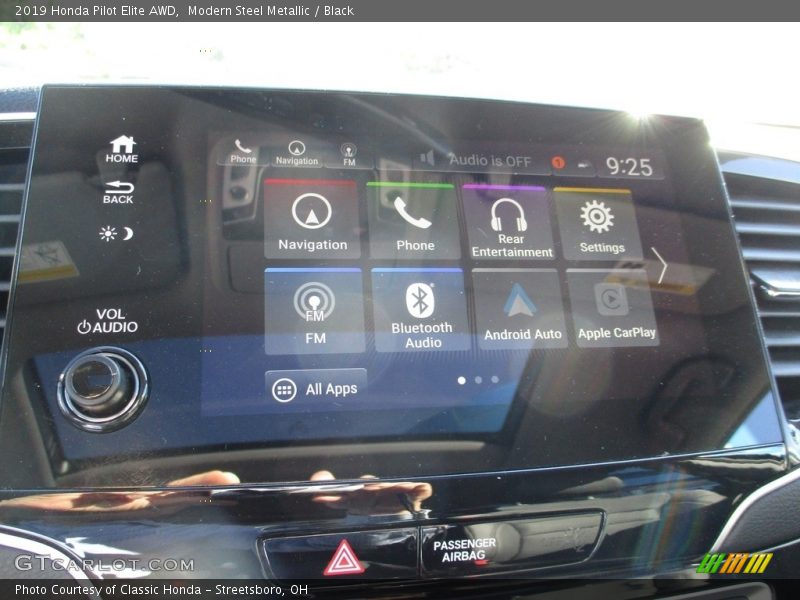 Modern Steel Metallic / Black 2019 Honda Pilot Elite AWD
