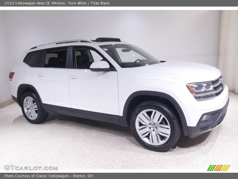 Pure White / Titan Black 2019 Volkswagen Atlas SE 4Motion