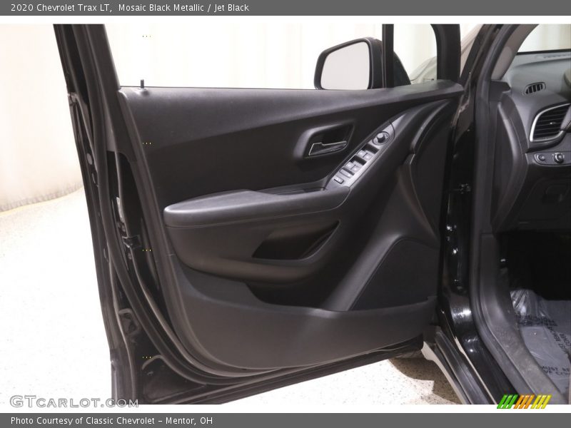 Mosaic Black Metallic / Jet Black 2020 Chevrolet Trax LT