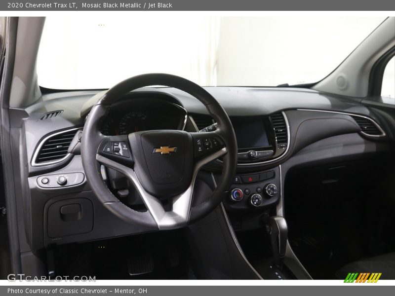 Mosaic Black Metallic / Jet Black 2020 Chevrolet Trax LT