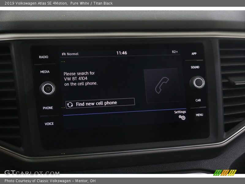 Pure White / Titan Black 2019 Volkswagen Atlas SE 4Motion
