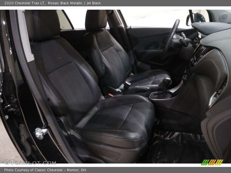 Mosaic Black Metallic / Jet Black 2020 Chevrolet Trax LT