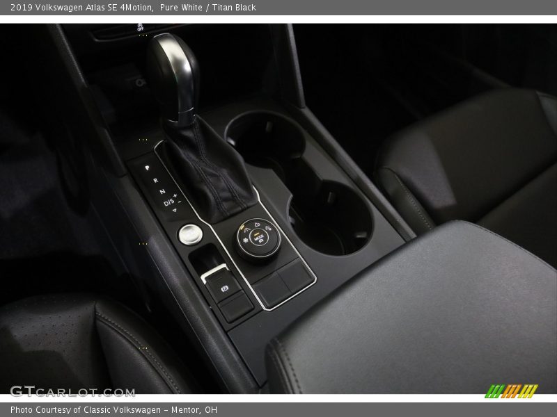 Pure White / Titan Black 2019 Volkswagen Atlas SE 4Motion