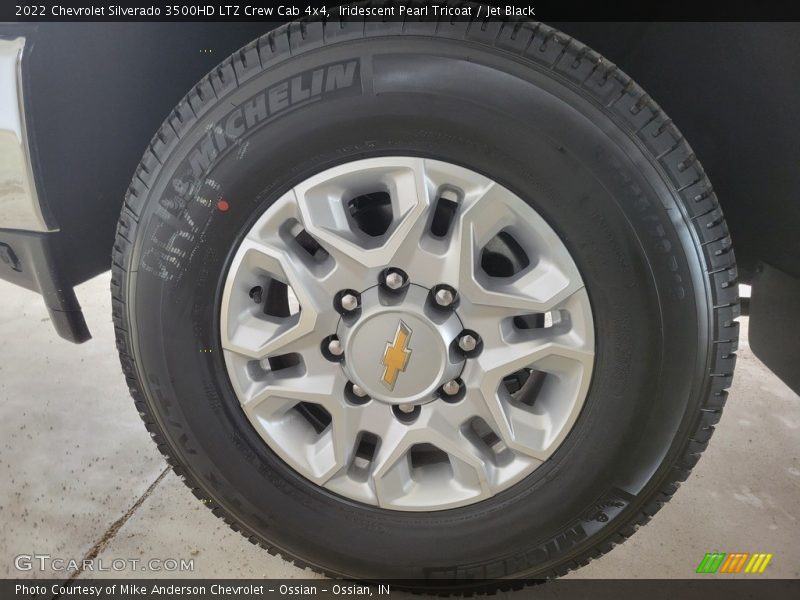 Iridescent Pearl Tricoat / Jet Black 2022 Chevrolet Silverado 3500HD LTZ Crew Cab 4x4