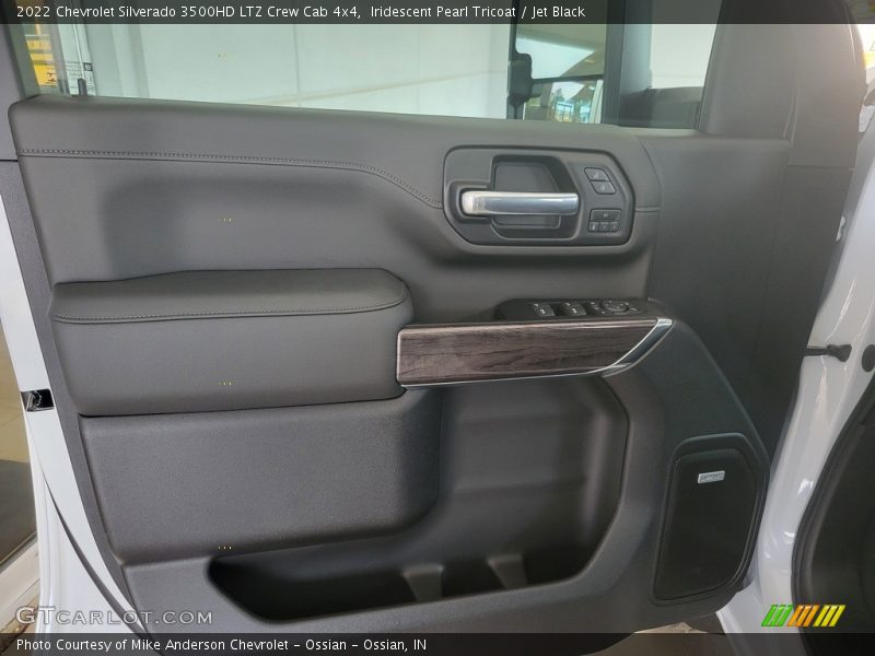 Iridescent Pearl Tricoat / Jet Black 2022 Chevrolet Silverado 3500HD LTZ Crew Cab 4x4