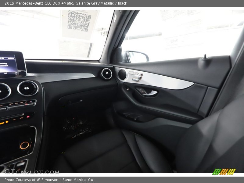 Selenite Grey Metallic / Black 2019 Mercedes-Benz GLC 300 4Matic