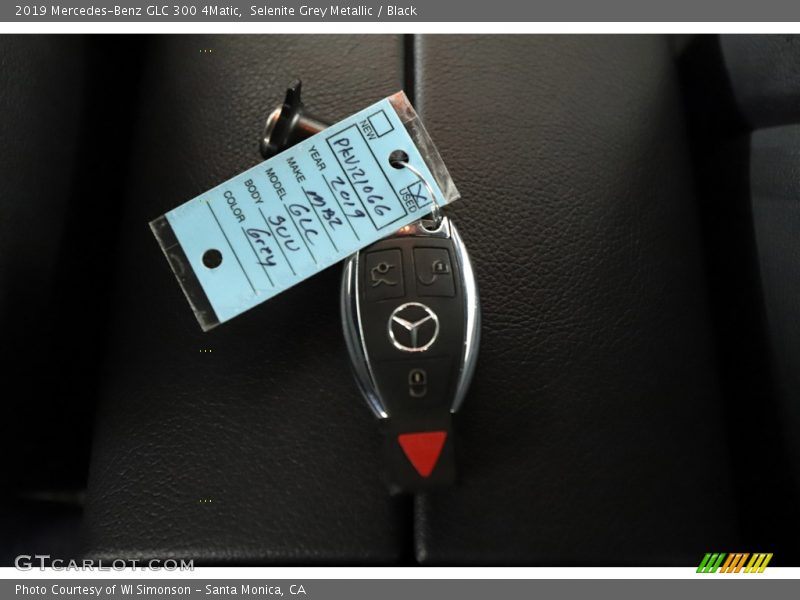 Selenite Grey Metallic / Black 2019 Mercedes-Benz GLC 300 4Matic