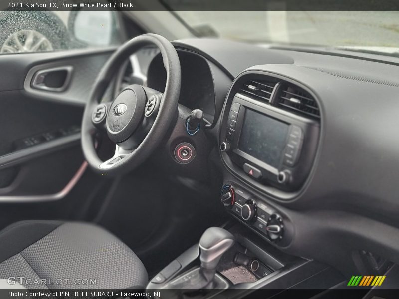 Snow White Pearl / Black 2021 Kia Soul LX