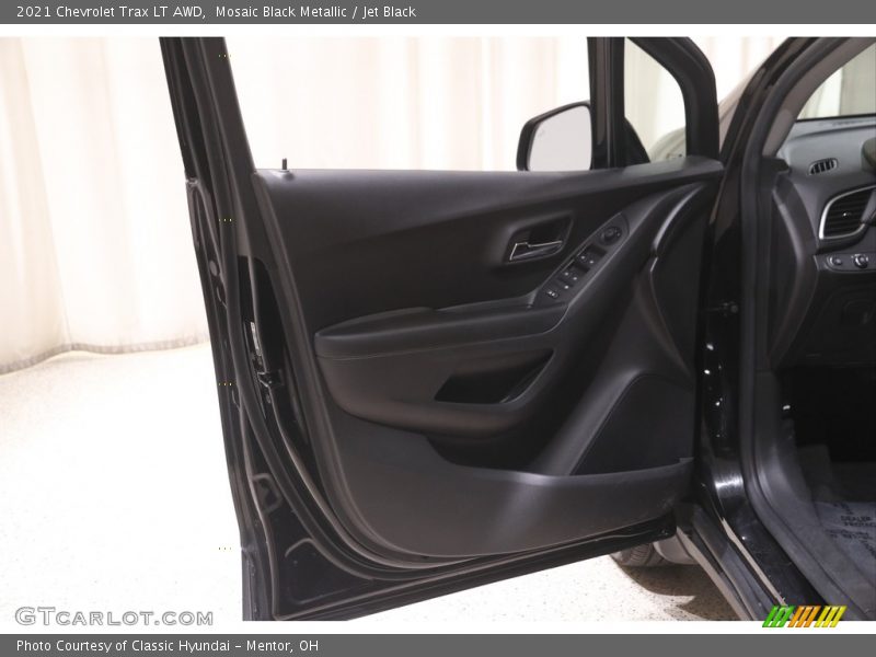 Mosaic Black Metallic / Jet Black 2021 Chevrolet Trax LT AWD