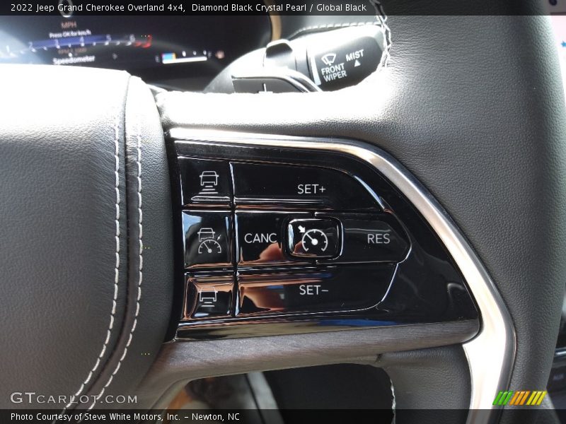 Diamond Black Crystal Pearl / Global Black 2022 Jeep Grand Cherokee Overland 4x4