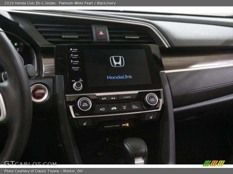 Platinum White Pearl / Black/Ivory 2019 Honda Civic EX-L Sedan