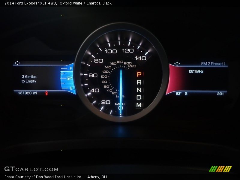 Oxford White / Charcoal Black 2014 Ford Explorer XLT 4WD