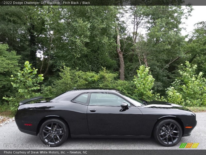  2022 Challenger SXT Blacktop Pitch Black