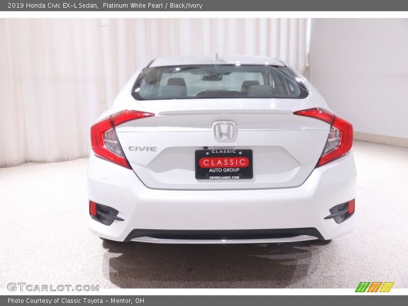Platinum White Pearl / Black/Ivory 2019 Honda Civic EX-L Sedan