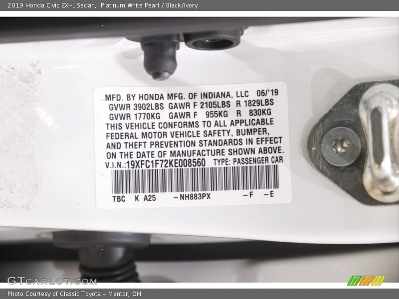 Platinum White Pearl / Black/Ivory 2019 Honda Civic EX-L Sedan