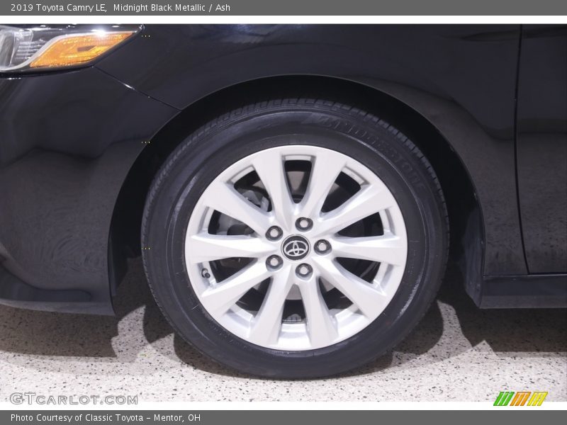 Midnight Black Metallic / Ash 2019 Toyota Camry LE