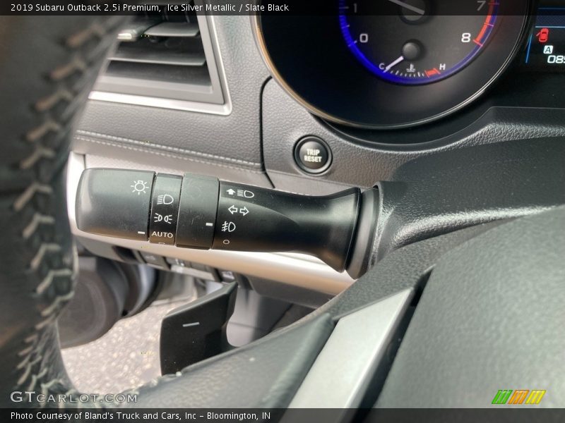 Ice Silver Metallic / Slate Black 2019 Subaru Outback 2.5i Premium