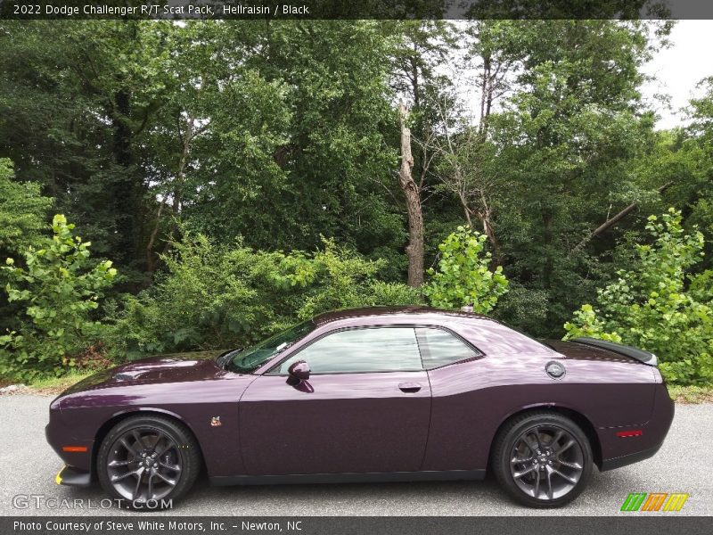 Hellraisin / Black 2022 Dodge Challenger R/T Scat Pack