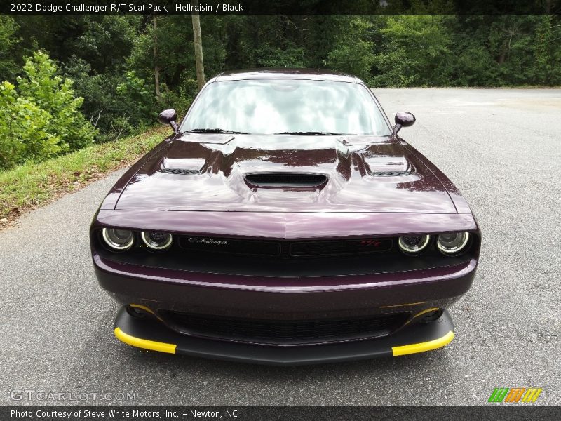 Hellraisin / Black 2022 Dodge Challenger R/T Scat Pack